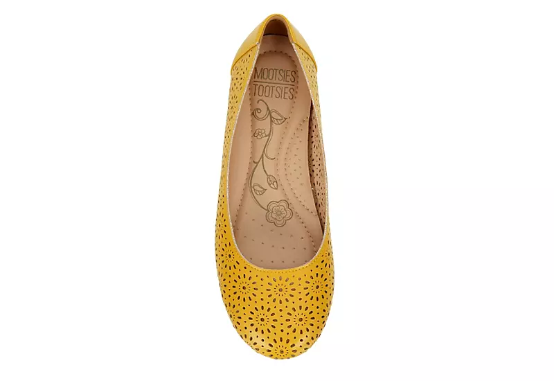 Mootsies Tootsies Womens Belva Flat - Yellow 6 Mootsies Tootsies Womens Belva Flat - Yellow - Image 6